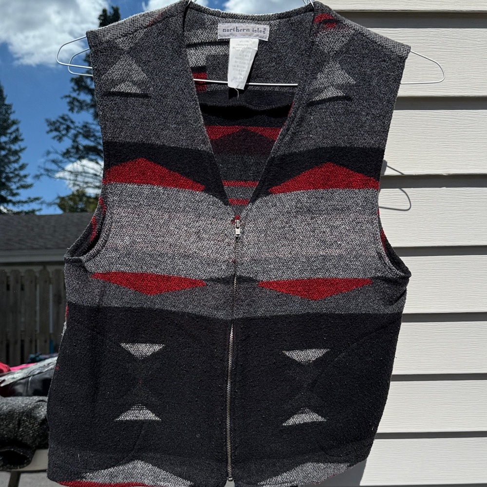 Northern Isles Gray and Red Patterned Vest